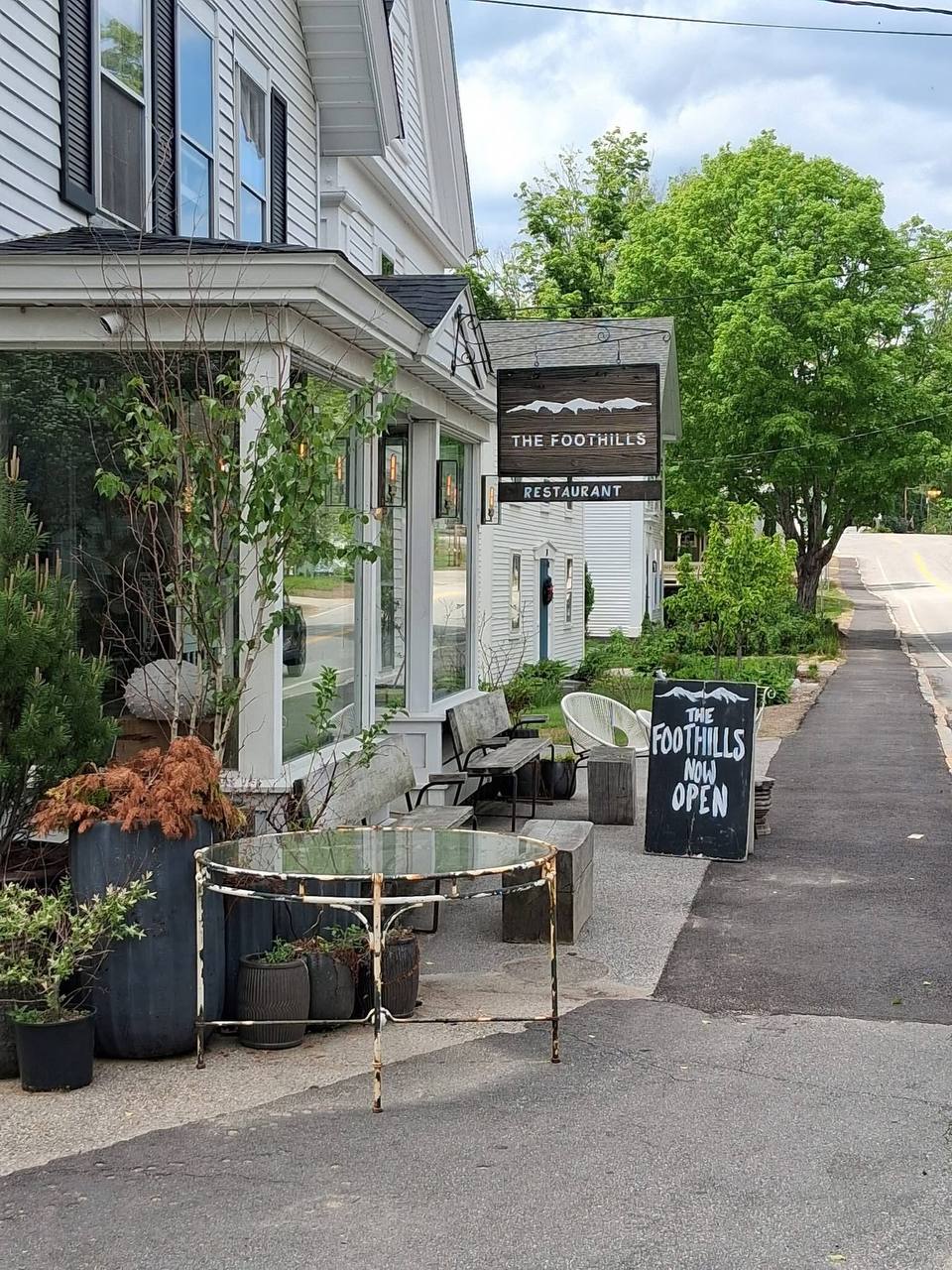 The Foothills Restaurant — lunch stop